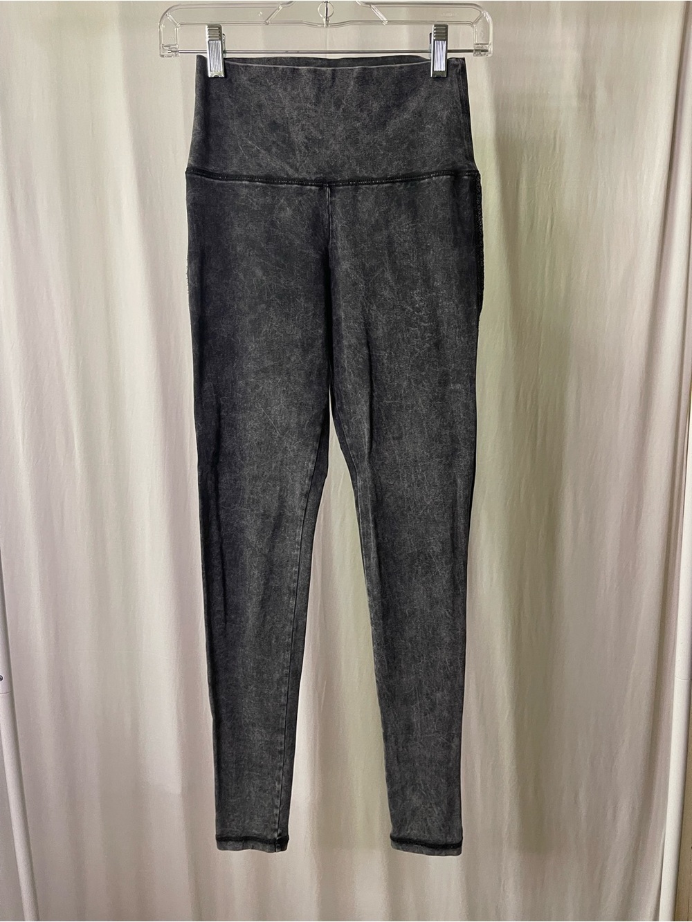 Aerie High Waist Acid Wash Leggings Black Lace Crochet Side Trim Ankle S